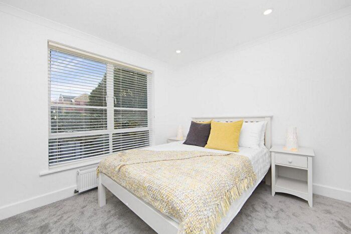 4 Bedroom House To Rent In Hellings Street, Wapping, E1W