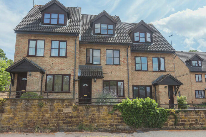 1 Bedroom Flat To Rent In The Wells, Finedon, NN9