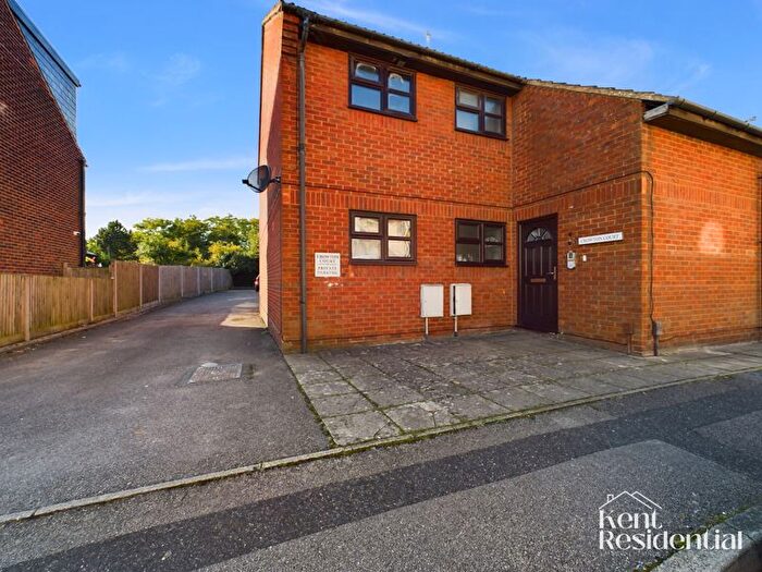 1 Bedroom Flat To Rent In May Street, Snodland, Kent, ME6