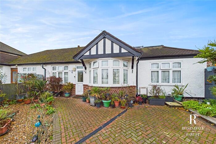 2 Bedroom Bungalow For Sale In Hallowell Avenue, Beddington, CR0