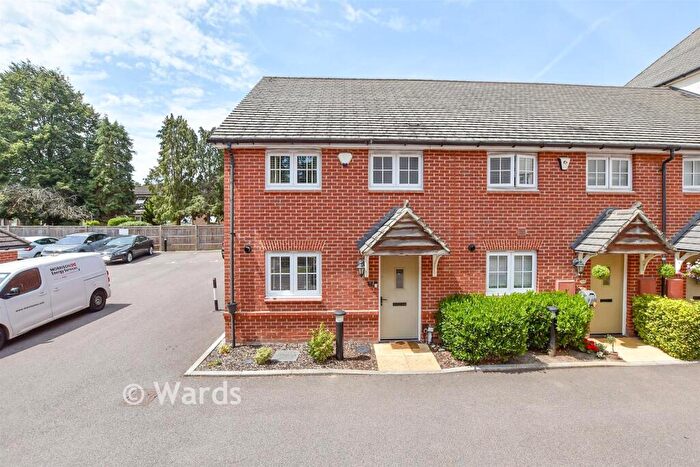 3 Bedroom End Of Terrace House For Sale In Edward Betts Close, Aylesford, Kent, ME20
