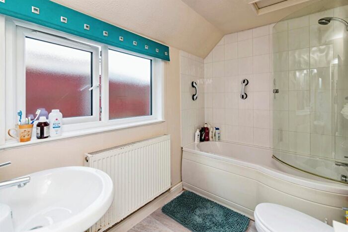 3 Bedroom Terraced House For Sale In Victoria Road, Lowestoft, NR33