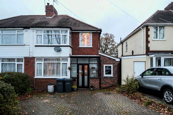 3 Bedroom Semi-Detached House To Rent In Lockwood Road, Northfield, Birmingham, West Midlands, B31