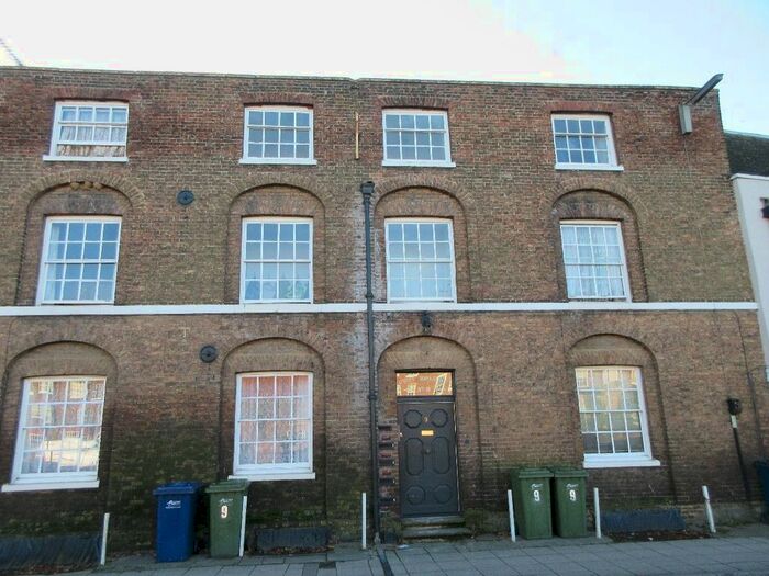 2 Bedroom Flat To Rent In South Brink, Wisbech, PE13