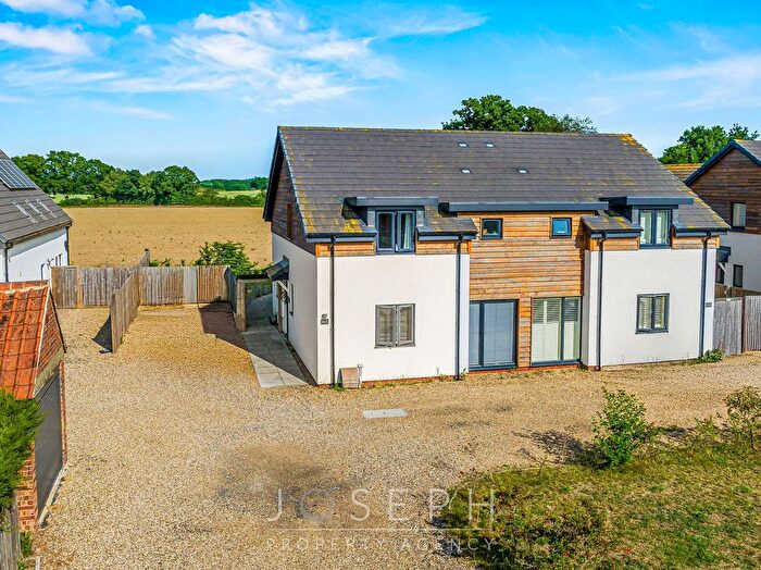 3 Bedroom Semi-Detached House For Sale In The Heath, Tattingstone, IP9