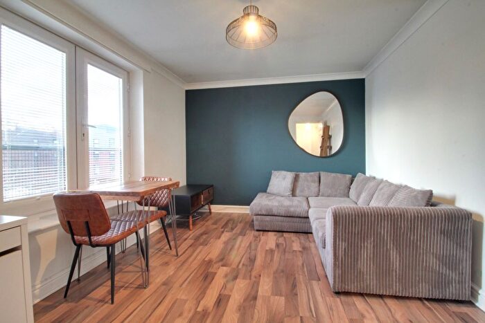 2 Bedroom Flat To Rent In Sterling Court, Newhall Hill, Jewellery Quarter, Birmingham City Centre, B1