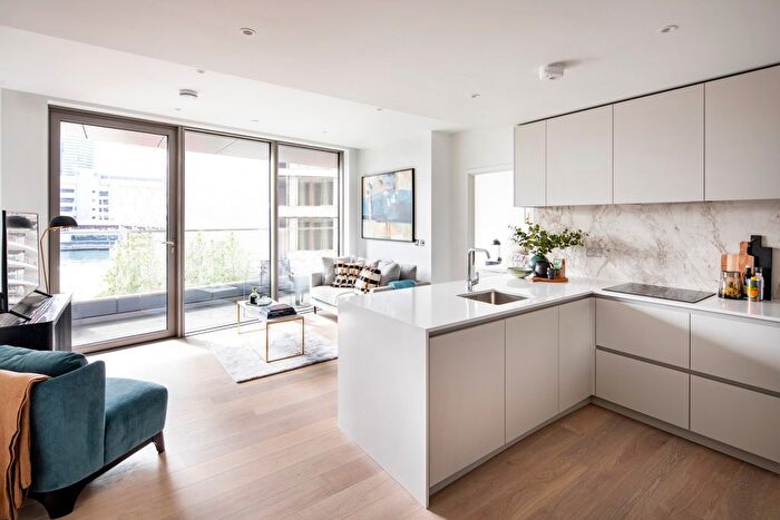 2 Bedroom Flat To Rent In Water Street, South Quay, E14