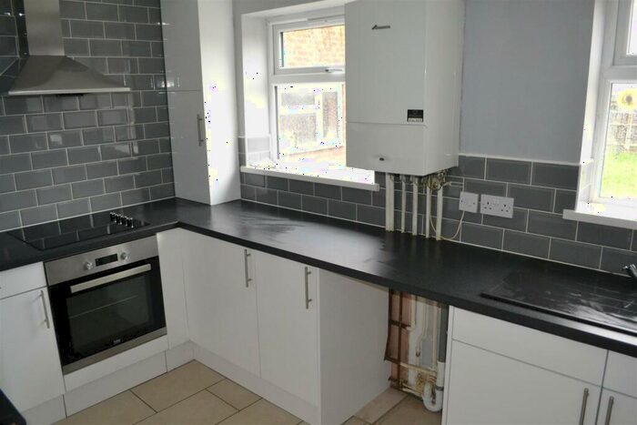 2 Bedroom Flat To Rent In Pleasant View, Dudley, DY3