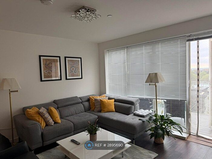 2 Bedroom Flat To Rent In Brownlow Road, London, W13