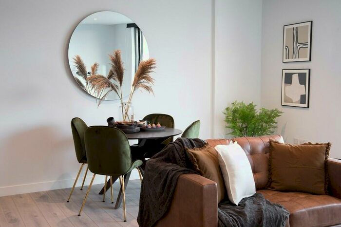 3 Bedroom Apartment To Rent In Circus Street, BN2