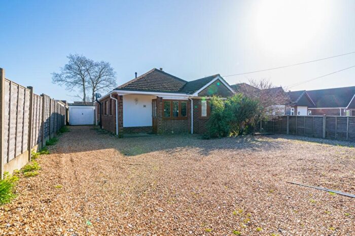 3 Bedroom Detached Bungalow To Rent In Peters Road, Locks Heath, SO31