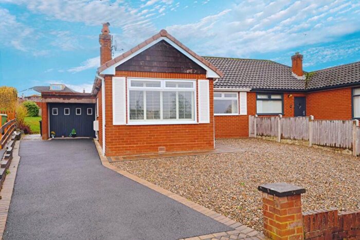 2 Bedroom Semi-Detached Bungalow For Sale In Osborne Close, Wrexham, LL11