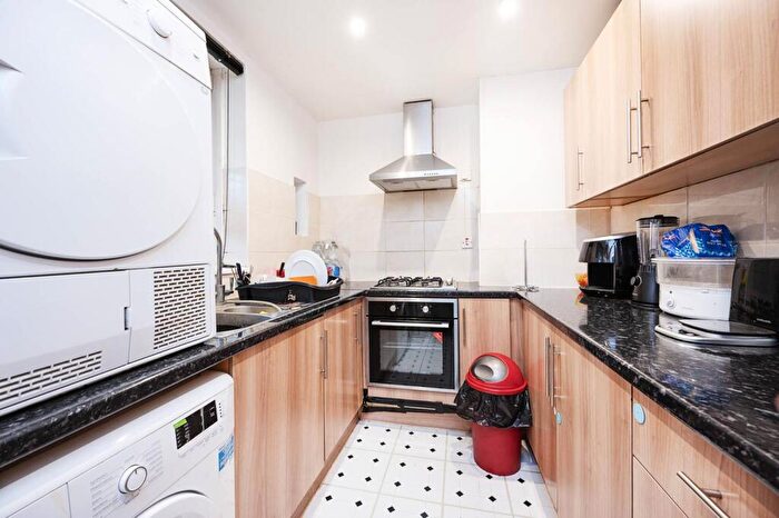 1 Bedroom Flat For Sale In Paragon Road, Hackney, London, E9