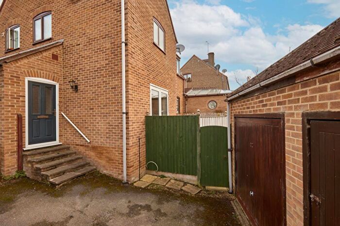 2 Bedroom Cluster House For Sale In The Willows, Witney, OX28