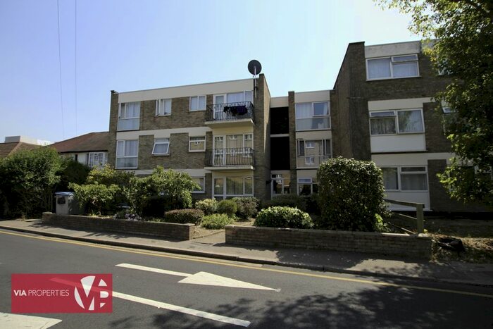 1 Bedroom Flat To Rent In Comroston, Brocket Road, Hoddesdon, EN11