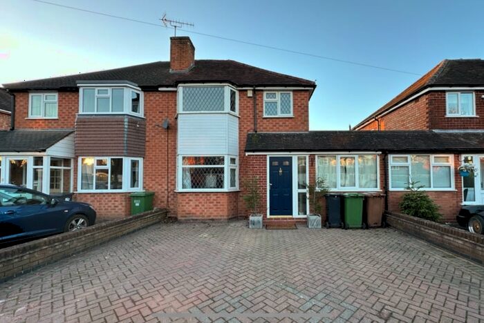 3 Bedroom Semi-Detached House To Rent In Damson Lane, Solihull, B92