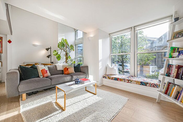 2 Bedroom Flat For Sale In Cadogan Road, Royal Arsenal, SE18