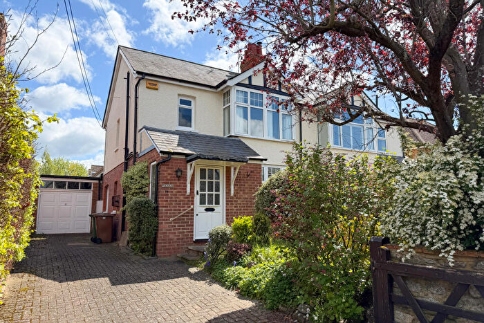 3 Bedroom Semi-Detached House For Sale In Thame, Oxfordshire, OX9