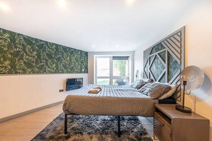 1 Bedroom Flat To Rent In Wells House Road, Acton, London, NW10