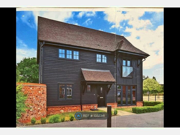 3 Bedroom Semi-Detached House To Rent In Blossom Way, Tonbridge, TN12