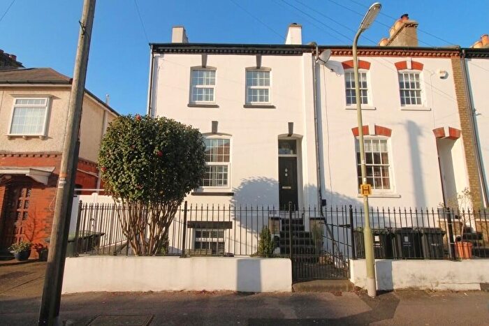 4 Bedroom Town House For Sale In Molesworth Road, Gosport, PO12