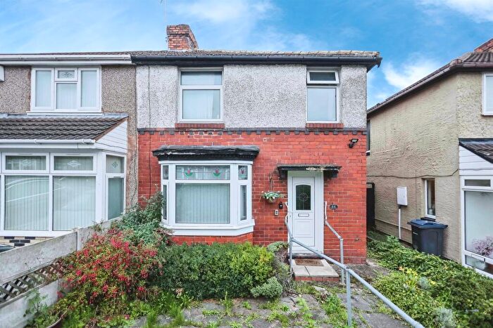 4 Bedroom Semi-Detached House For Sale In Redthorn Grove, Birmingham, B33