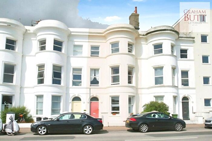 Apartment To Rent In South Terrace, Littlehampton, West Sussex, BN17
