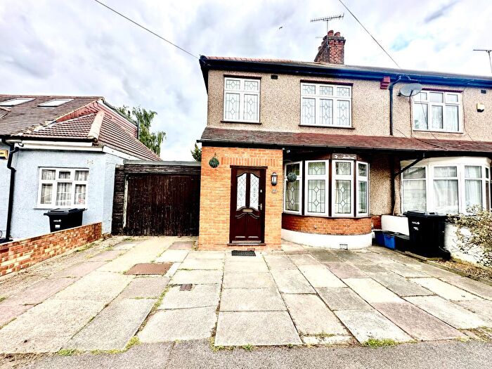 3 Bedroom House To Rent In Cranbourne Gardens, Ilford, IG6
