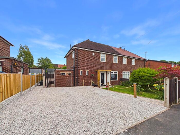 3 Bedroom Semi-Detached House For Sale In Tideswell Road, Chaddesden, DE21
