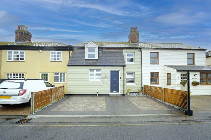4 Bedroom Terraced House For Sale In Basin Road, Heybridge Basin, Maldon, CM9