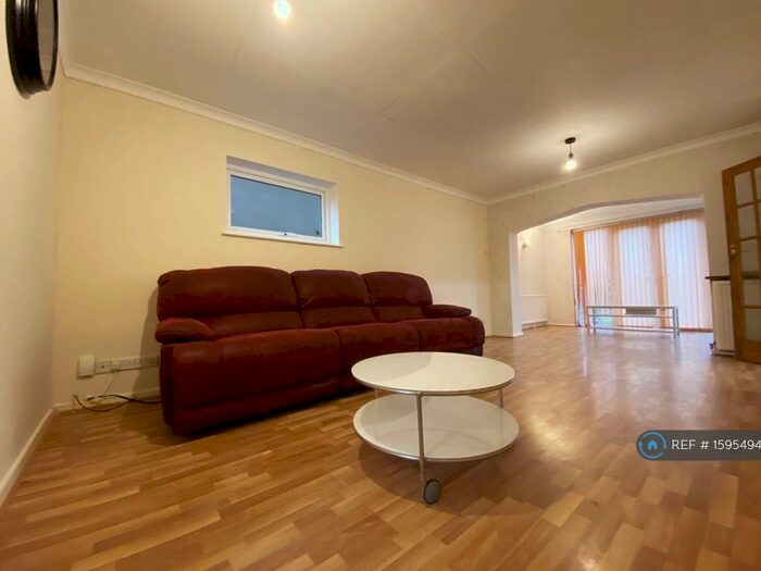 3 Bedroom Detached House To Rent In Penney Close, Wigston, LE18