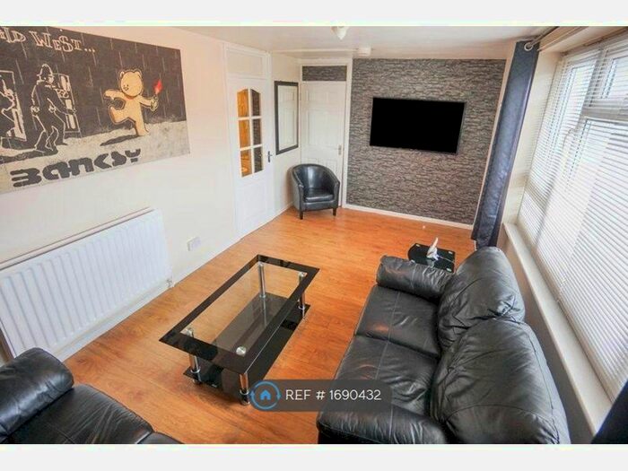 1 Bedroom Maisonette To Rent In Baker Street, West Bromwich, B70