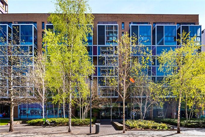 2 Bedroom Flat To Rent In Raddon Tower, Dalston Square, London, E8