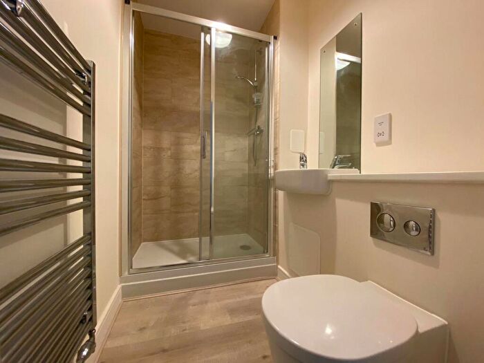 2 Bedroom Apartment To Rent In Fleming Place, Bracknell, Berkshire, RG12