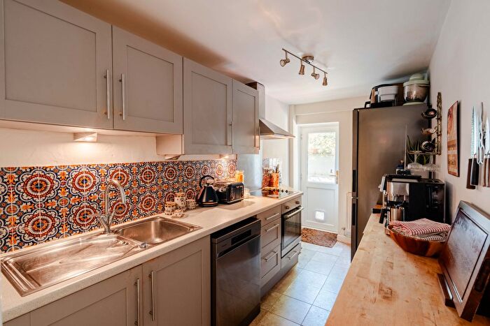 1 Bedroom Flat For Sale In Elton Mansions, Elton Lane, Bishopston, BS7