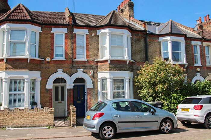 2 Bedroom Flat For Sale In Leahurst Road, London, SE13