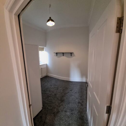 2 Bedroom Flat To Rent In Baker Street, Enfield, Greater London, EN1