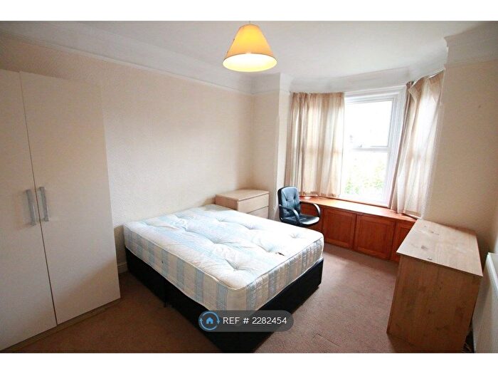 4 Bedroom Terraced House To Rent In St. Peters Road, Reading, RG6