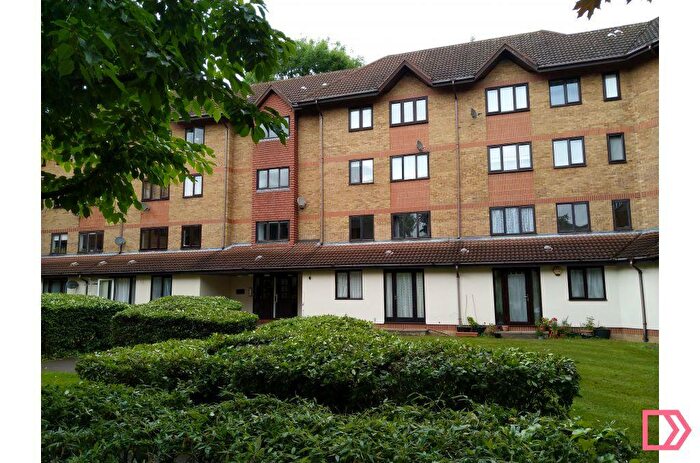 Flat To Rent In Orchard Grove, London, London, SE20