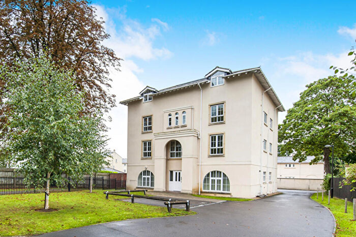 2 Bedroom Flat To Rent In The Park, GL50