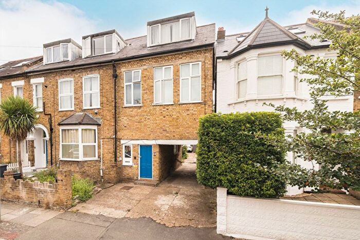 3 Bedroom Flat For Sale In Hamilton Road, Wimbledon, SW19