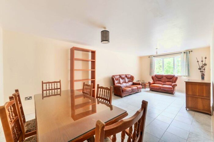 2 Bedroom Flat To Rent In Empire Way, Wembley Park, Wembley, HA9