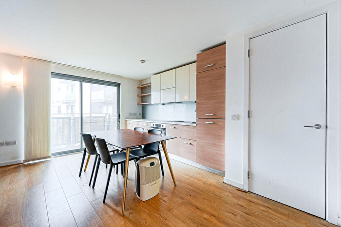 1 Bedroom Flat To Rent In Deals Gateway, Lewisham, London, SE13