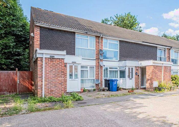 1 Bedroom Maisonette To Rent In Beeton Close, Pinner, HA5