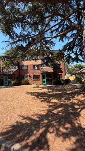1 Bedroom Flat To Rent In Alders Close, London, E11