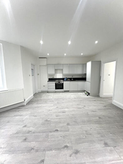 2 Bedroom Flat To Rent In Pyrland Road, N5