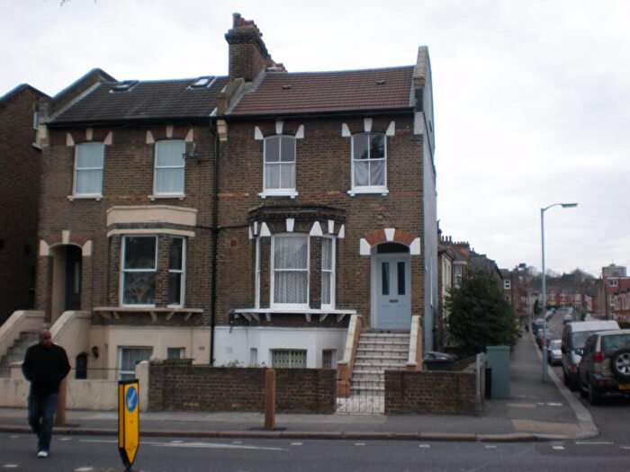 4 Bedroom End Of Terrace House To Rent In Brockley Rise, Brockley, SE23
