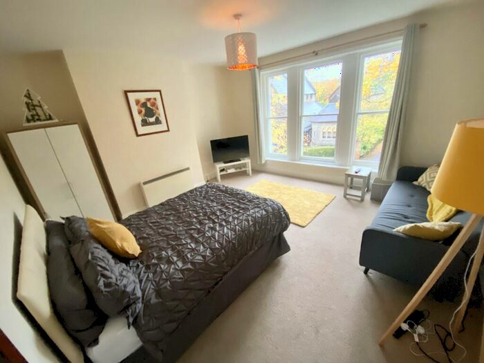 1 Bedroom Flat To Rent In Christchurch Road, Winchester, SO23