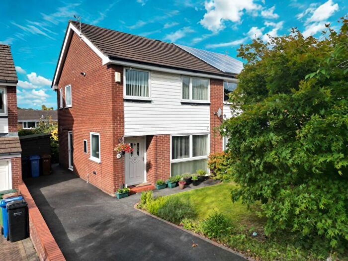 3 Bedroom Semi-Detached House For Sale In Linnet Close, Stockport, Cheshire, SK2