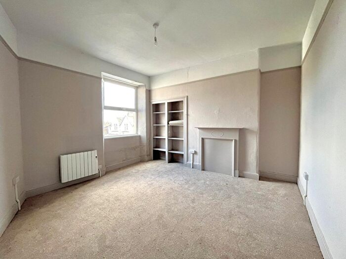 2 Bedroom Flat To Rent In Mannamead Road, Plymouth, PL4